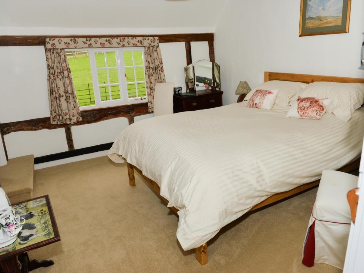 Twyford Farm B&B Хейуърдс Хийт Екстериор снимка
